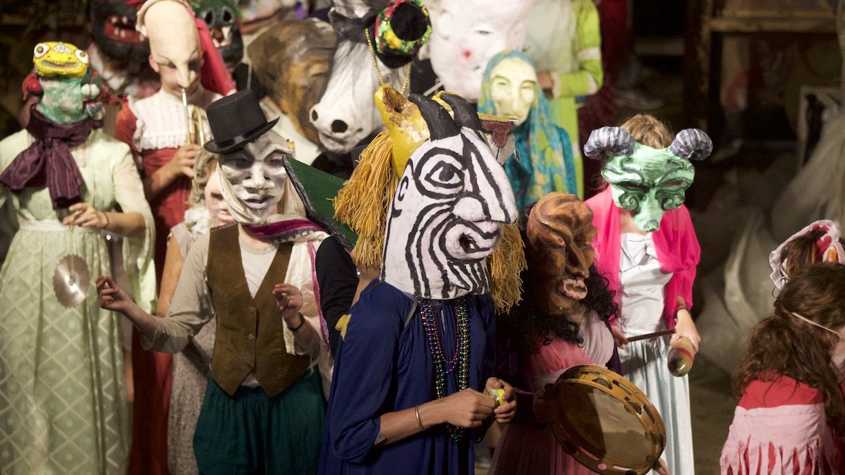 Bread and Puppet Theater – Puppeteers and Sourdough Bakers of Glover
